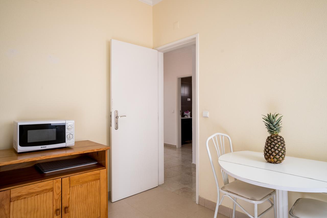 Apartmán T2 Avenida- Frente Mar, Ar-Condicionado, Wifi Quarteira Exteriér fotografie