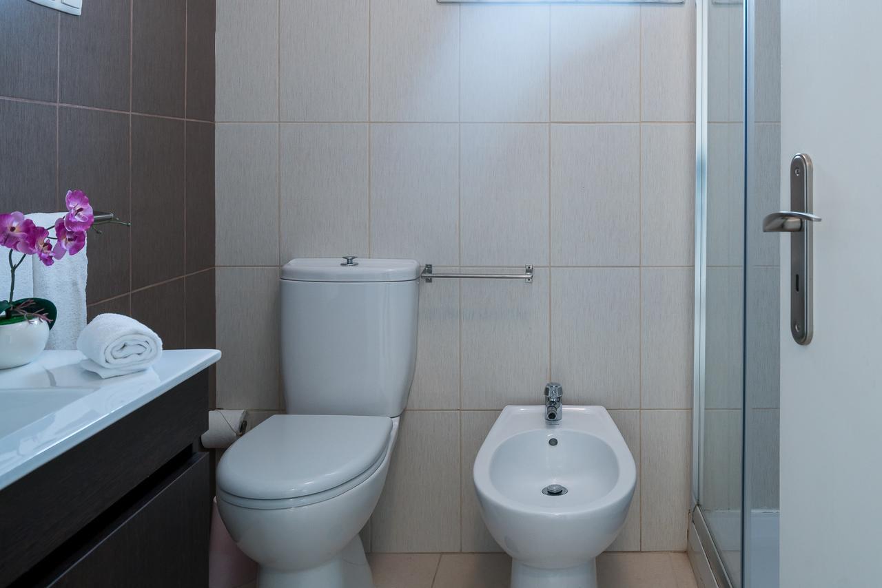 Apartmán T2 Avenida- Frente Mar, Ar-Condicionado, Wifi Quarteira Exteriér fotografie